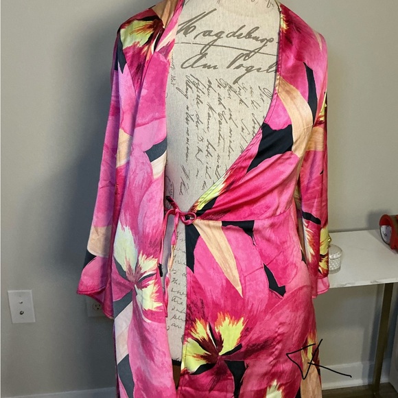Floral Pink Wrap Robe - Picture 8 of 8